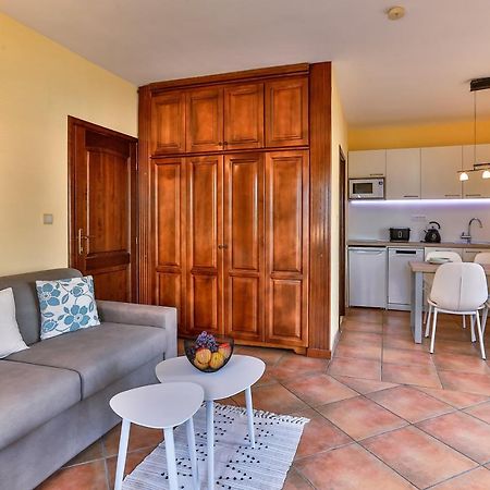 Damonte - Apartments And Rooms Budva Bagian luar foto