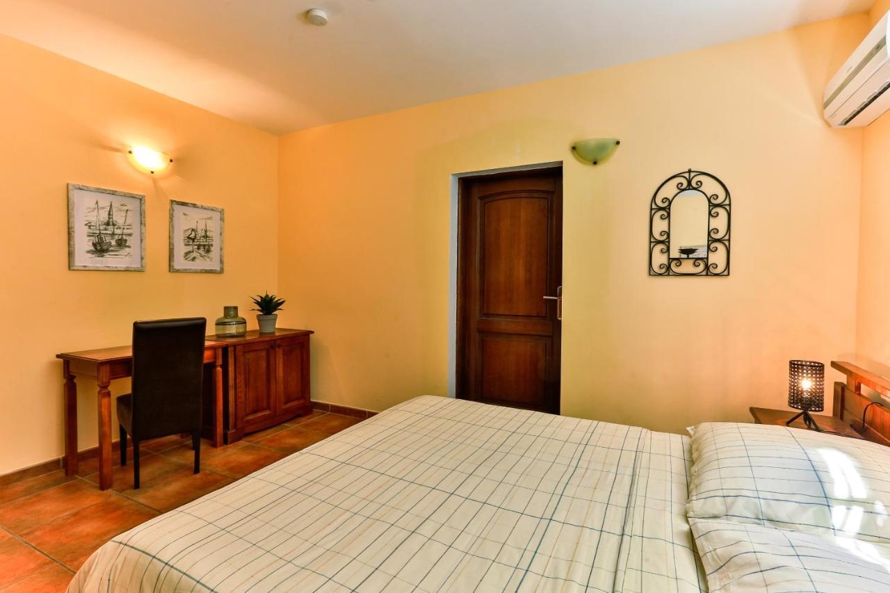 Damonte - Apartments And Rooms Budva Bagian luar foto