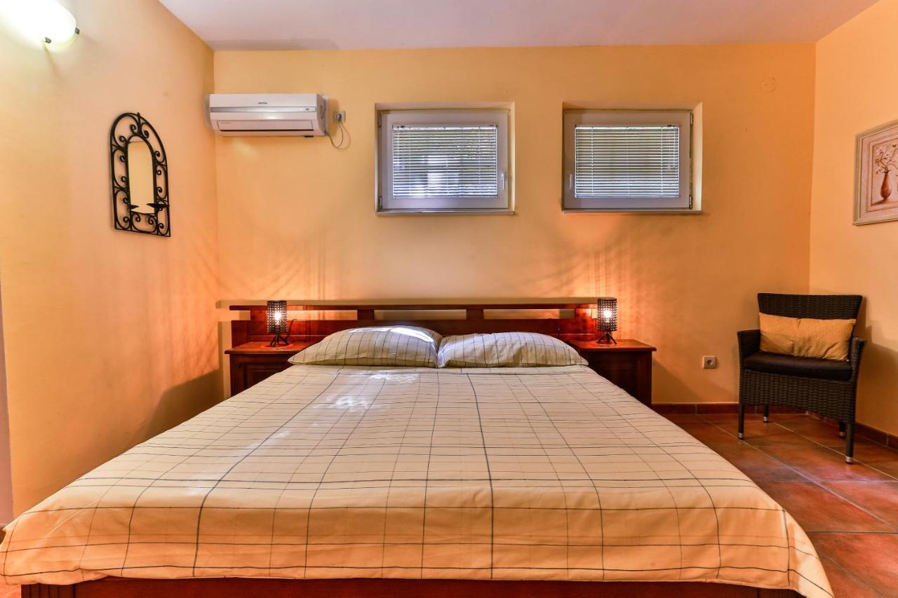 Damonte - Apartments And Rooms Budva Bagian luar foto