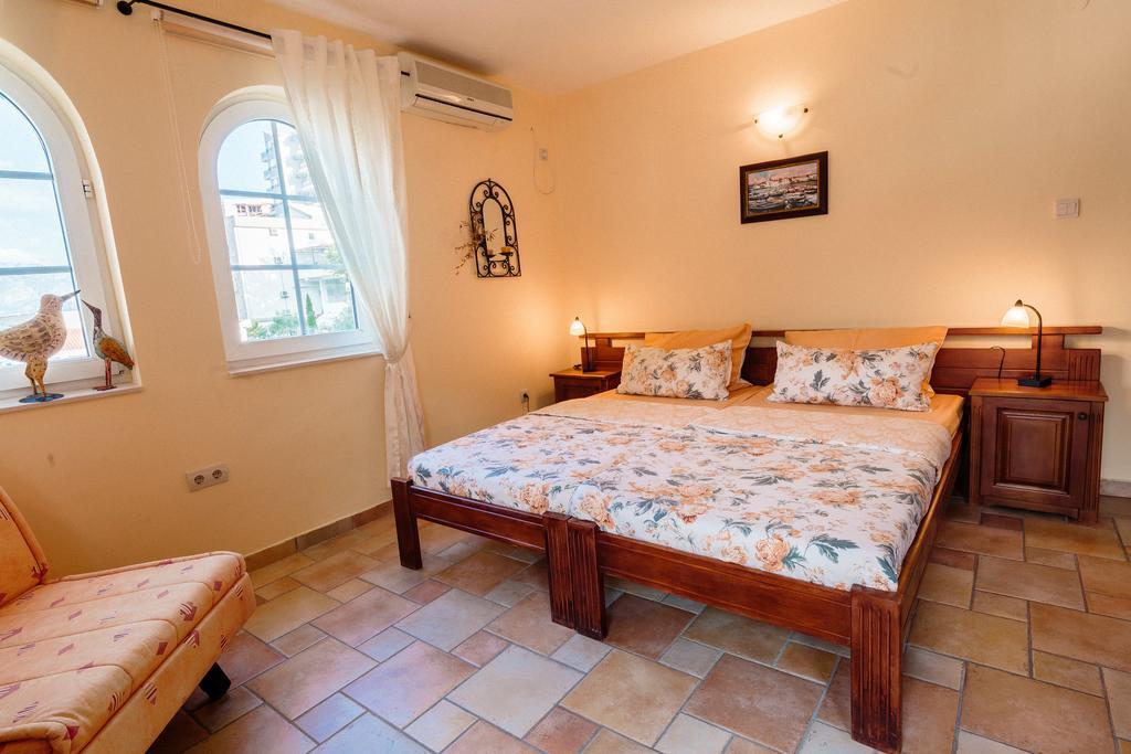 Damonte - Apartments And Rooms Budva Bagian luar foto