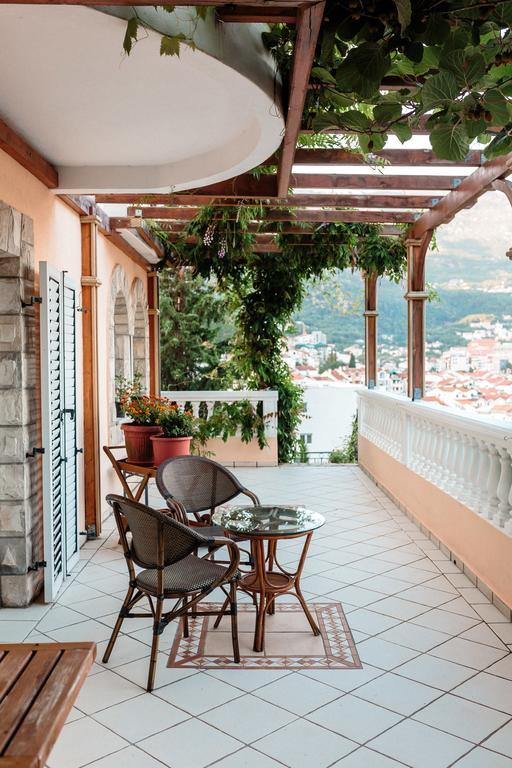 Damonte - Apartments And Rooms Budva Bagian luar foto