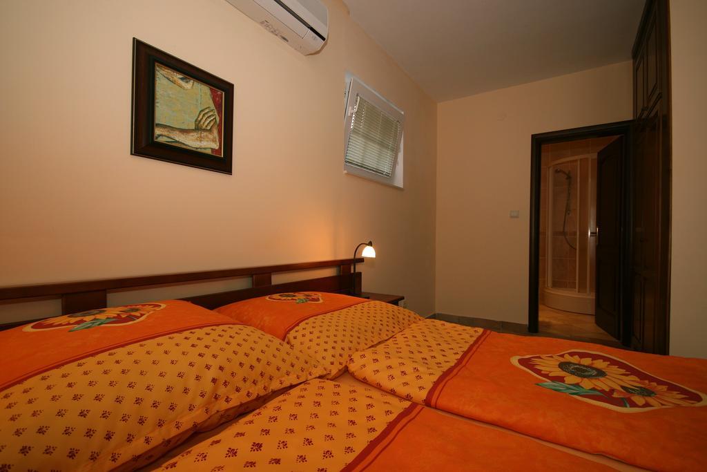 Damonte - Apartments And Rooms Budva Bagian luar foto