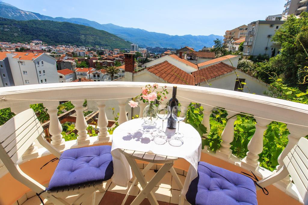 Damonte - Apartments And Rooms Budva Bagian luar foto