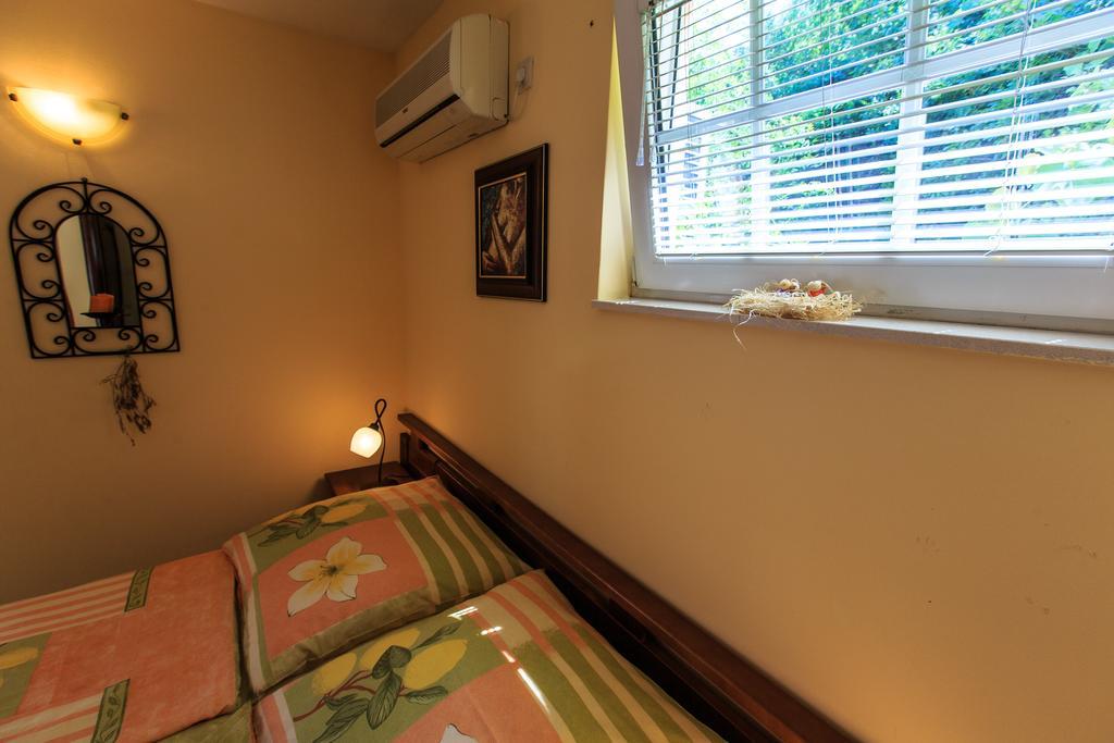 Damonte - Apartments And Rooms Budva Bagian luar foto