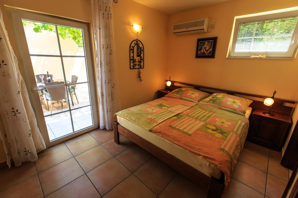 Damonte - Apartments And Rooms Budva Bagian luar foto