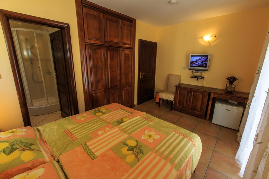Damonte - Apartments And Rooms Budva Bagian luar foto