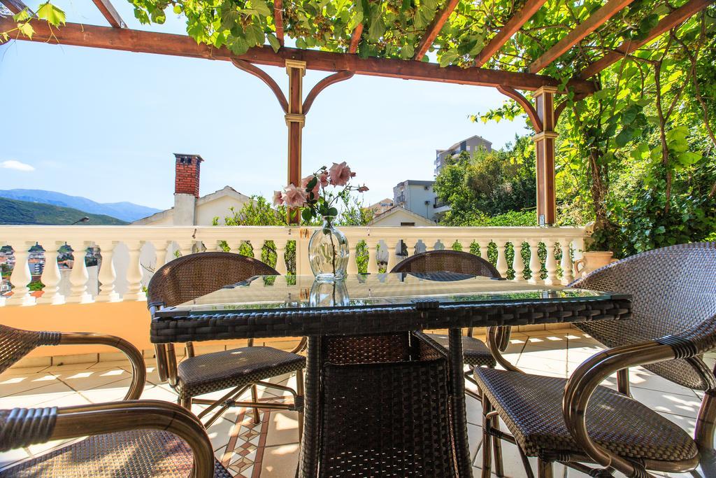 Damonte - Apartments And Rooms Budva Bagian luar foto