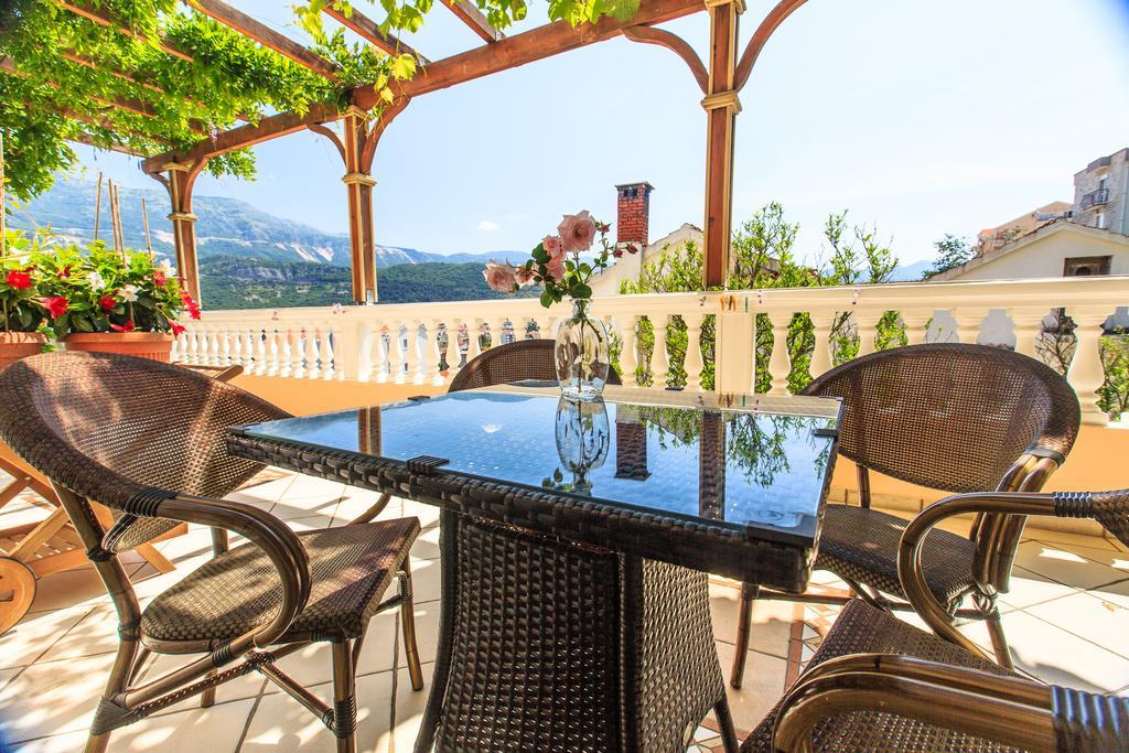 Damonte - Apartments And Rooms Budva Bagian luar foto